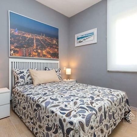 S12 - Beach Front Apartment --Free Wifi- Салоу Екстериор снимка
