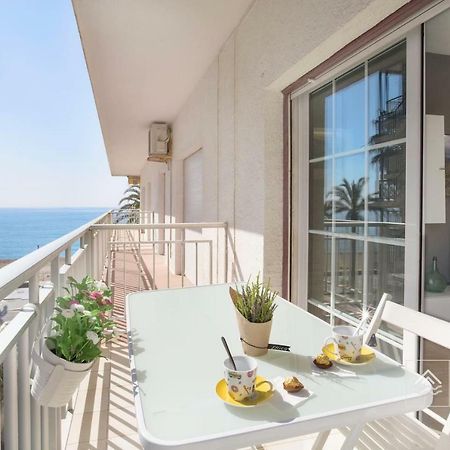 S12 - Beach Front Apartment --Free Wifi- Салоу Екстериор снимка