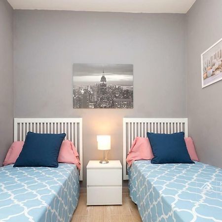 S12 - Beach Front Apartment --Free Wifi- Салоу Екстериор снимка