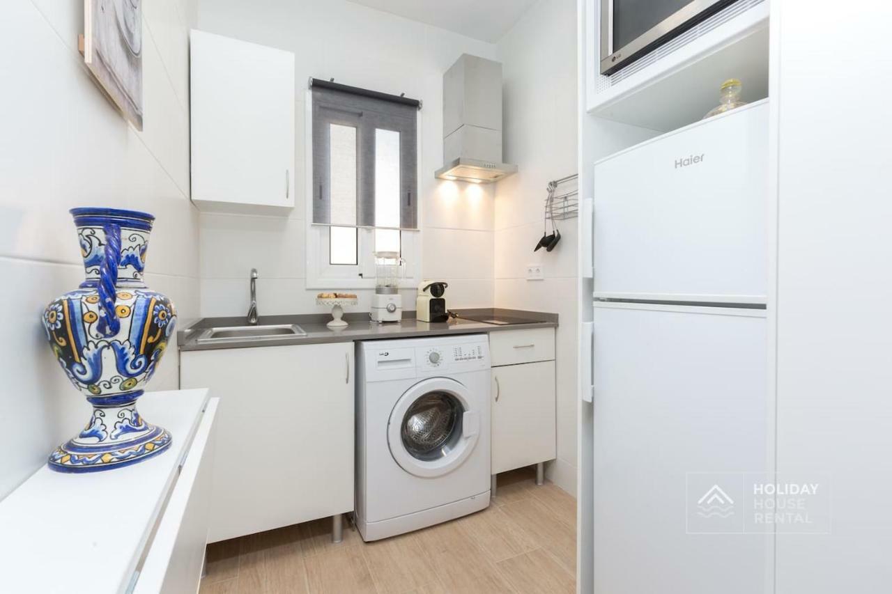 S12 - Beach Front Apartment --Free Wifi- Салоу Екстериор снимка