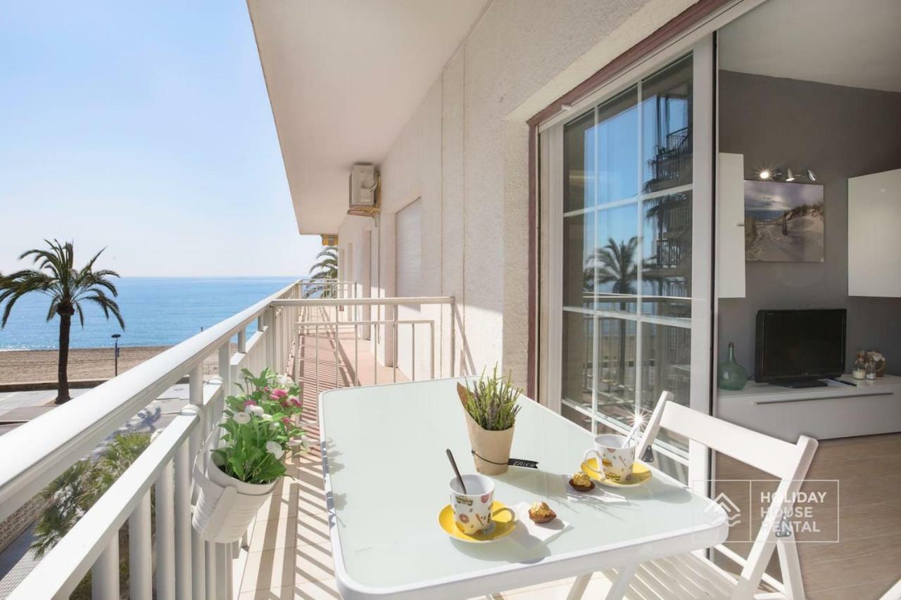 S12 - Beach Front Apartment --Free Wifi- Салоу Екстериор снимка