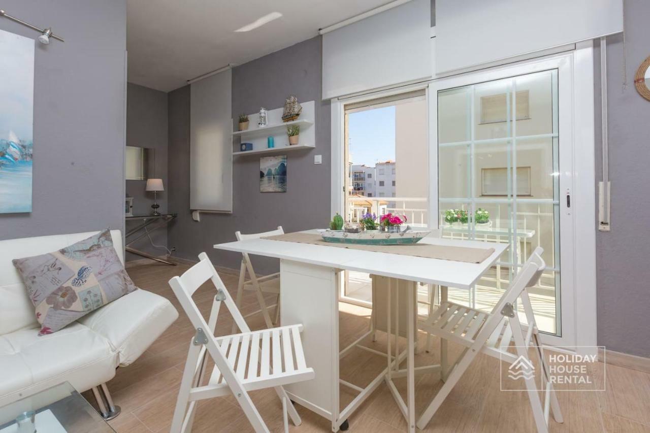 S12 - Beach Front Apartment --Free Wifi- Салоу Екстериор снимка