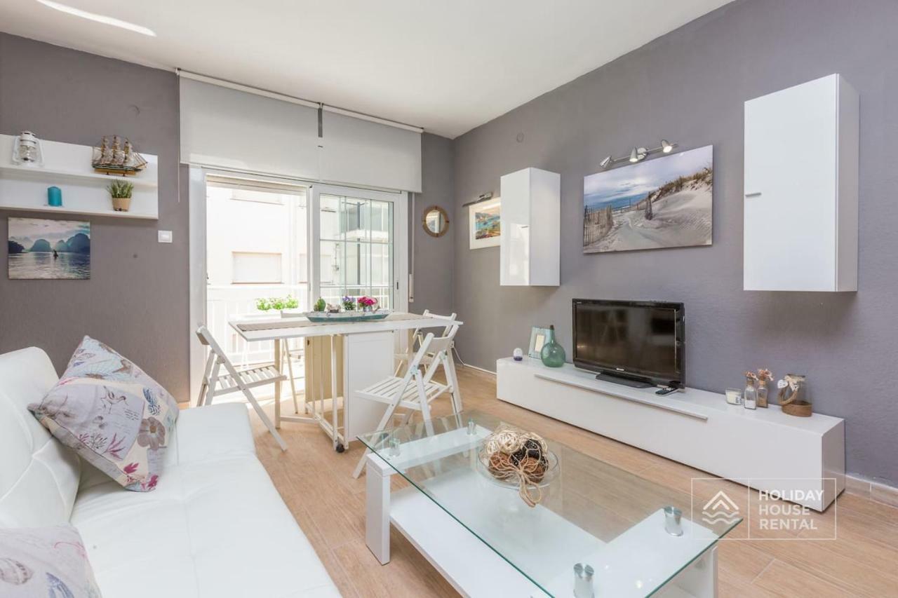S12 - Beach Front Apartment --Free Wifi- Салоу Екстериор снимка
